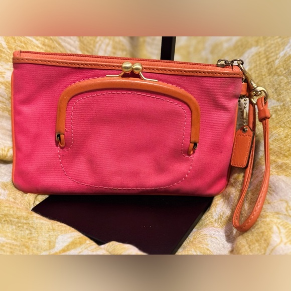 SALE- Coach LMT ED Bonnie Cashin-Carry Wristlet - Picture 2 of 8